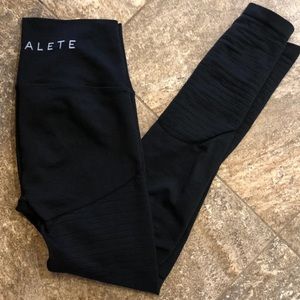 Small Alphalete Leggings R6